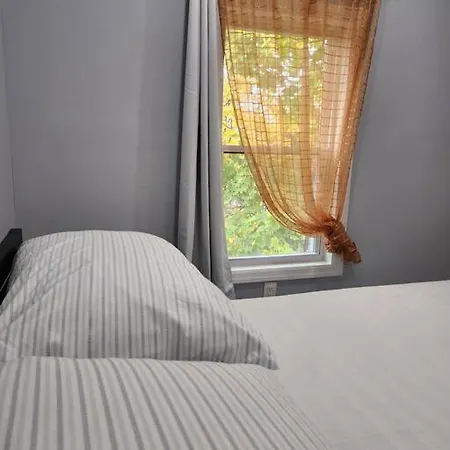 Two-Bedroom Home 25 Min To Nyc Free Parking-Unit-2 Teaneck Exterior photo