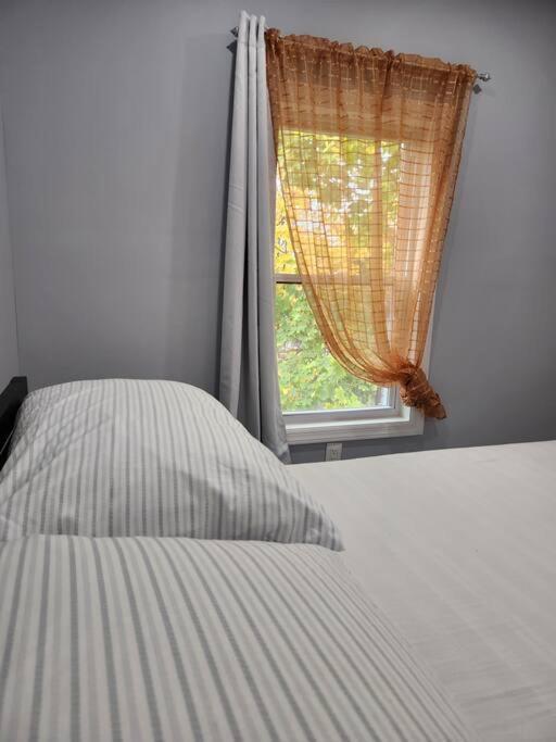 Two-bedroom 25 Min To Nyc Free Parking-unit-2