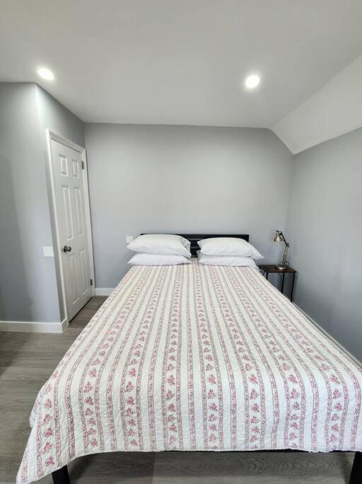 Two-bedroom 25 Min To Nyc Free Parking-unit-2 Holiday home Teaneck