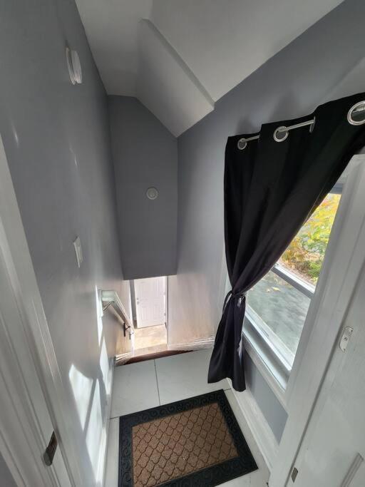 Two-bedroom 25 Min To Nyc Free Parking-unit-2