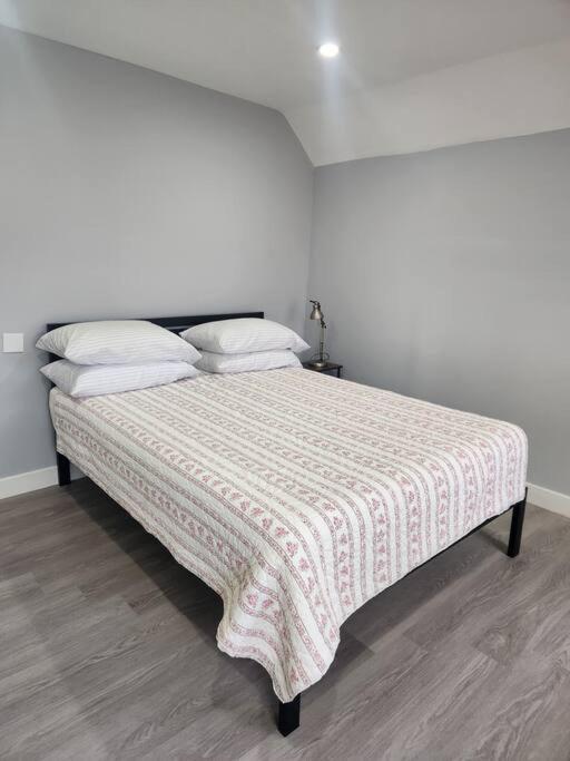 Two-bedroom 25 Min To Nyc Free Parking-unit-2 Holiday home Teaneck