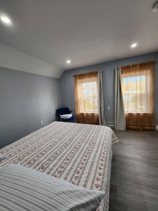 Holiday home Two-bedroom 25 Min To Nyc Free Parking-unit-2 *