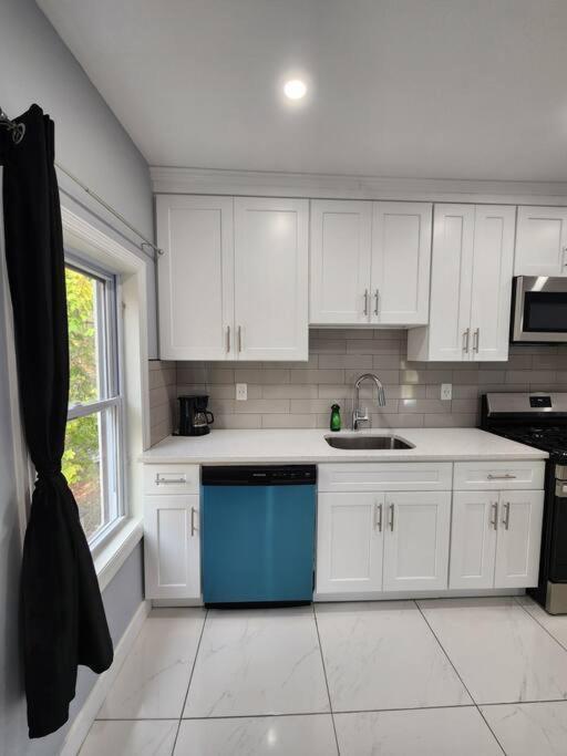 Two-bedroom 25 Min To Nyc Free Parking-unit-2