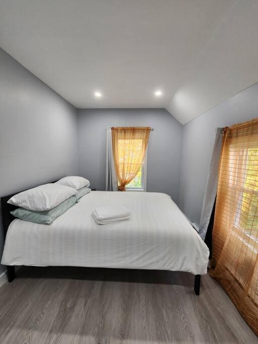 Holiday home Two-bedroom 25 Min To Nyc Free Parking-unit-2