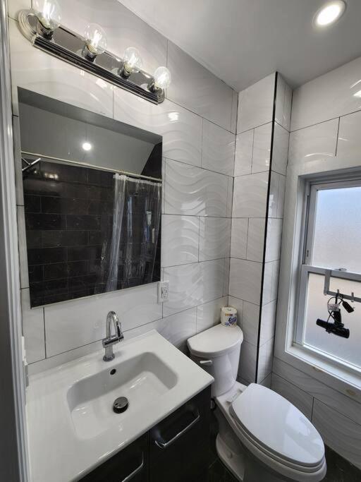 Two-bedroom 25 Min To Nyc Free Parking-unit-2 Holiday home *