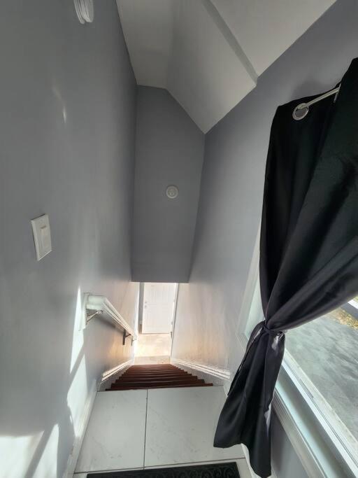 Holiday home Two-bedroom 25 Min To Nyc Free Parking-unit-2 *