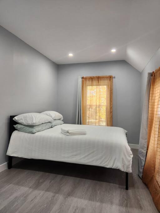 Holiday home Two-bedroom 25 Min To Nyc Free Parking-unit-2
