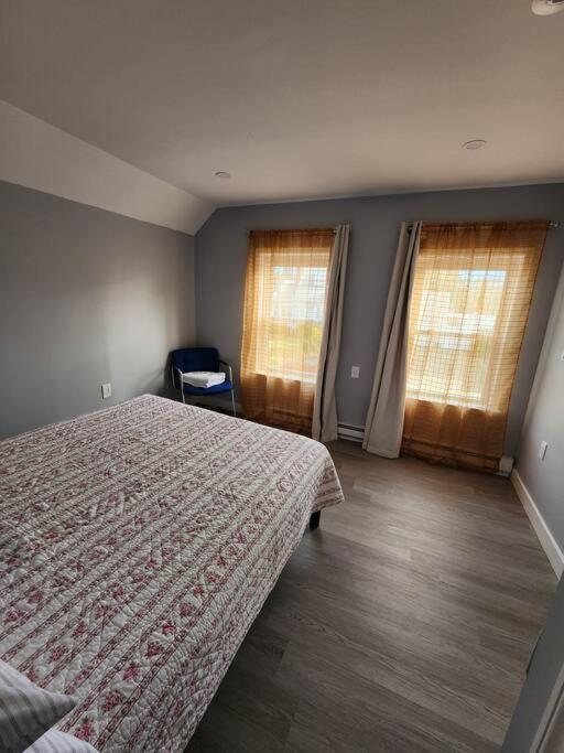 Holiday home Two-bedroom 25 Min To Nyc Free Parking-unit-2 *